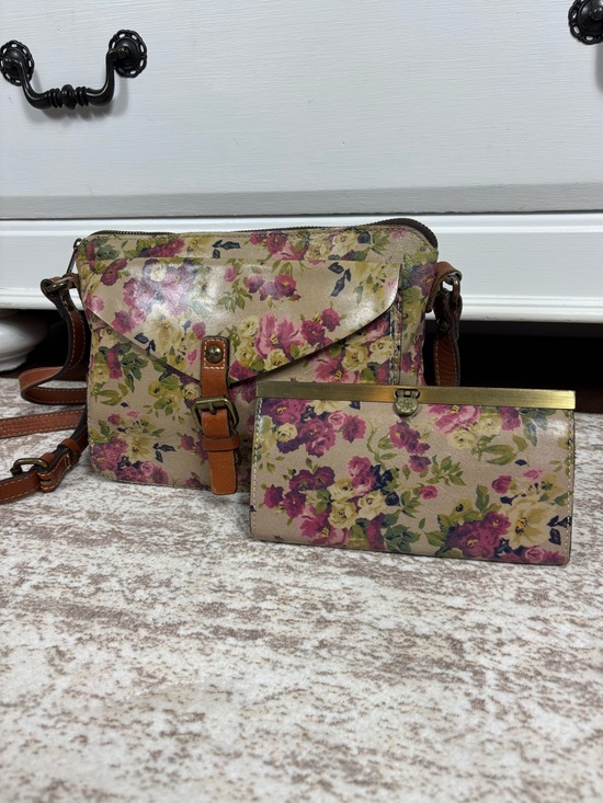Patricia Nash Handbags - Patricia Nash Avellino Antique Rose Crossbody and Wallet Set